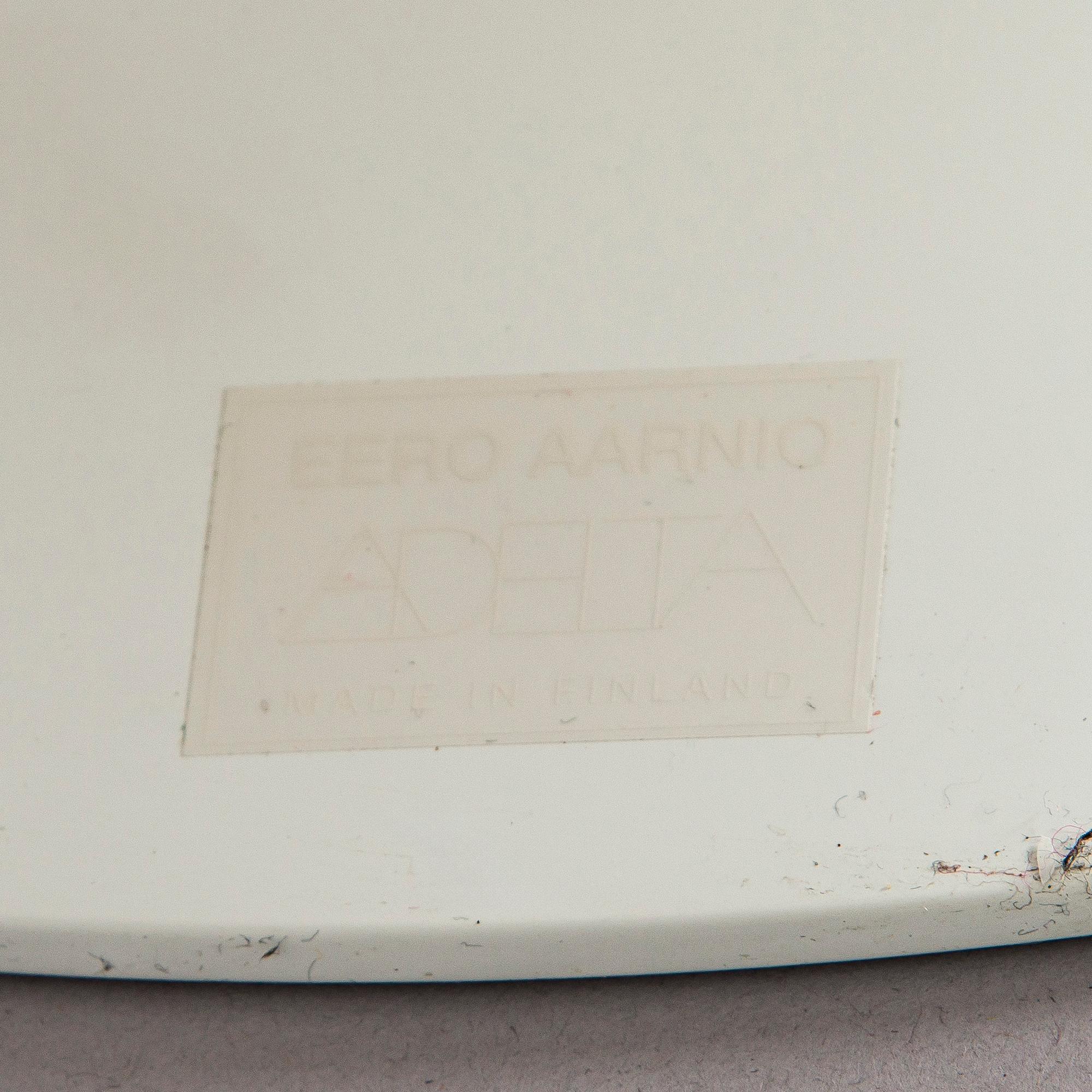 Eero Aarnio, pallotuoli, "Pallotuoli", Adelta 2000-luvun alku.