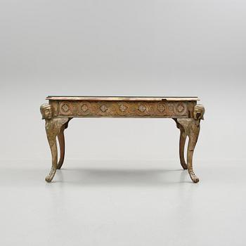 SKRIVBORD, Kina, 1900-talets andra hälft.