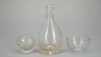 FLASKA, sign. K. Franck Iittala, SKÅLAR, 2 st, "Jättevagga" sign. Timo Sarpaneva samt Gunnel Nyman, ej sign.