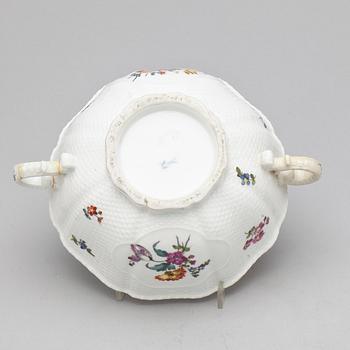 BONBONJÄR, porslin, Meissen, 1800-tal.