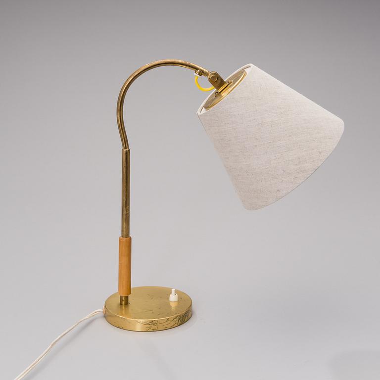 PAAVO TYNELL, BORDSLAMPA, modell 9201. Tillverkare Taito Oy, 1940-tal.