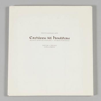 Pentti Sammallahti, "Irlantilainen Kuvasalkku - An Irish Portfolio".