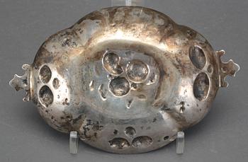 SKÅL, silver, sannolikt Ungern. Barockstil, omkring 1900. Vikt ca 163 gram.