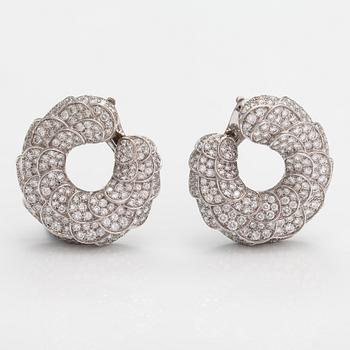 Cartier, A pair of 18K white gold earrings "Habana" with diamonds ca. 11.22 ct in total. Marked Cartier, 842920.