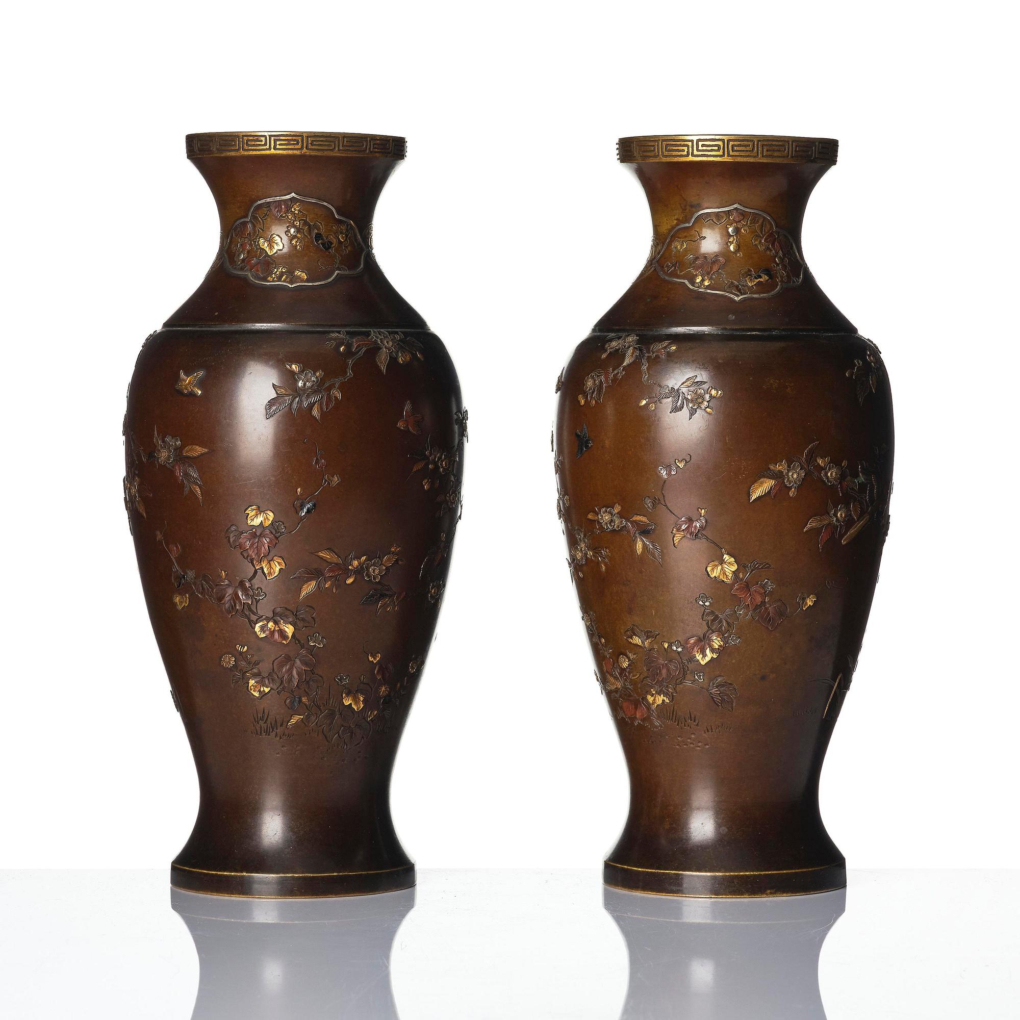 Vaser, ett par, brons. Japan, 1800-tal. Signerade Kumagai Zo, Kyoto.