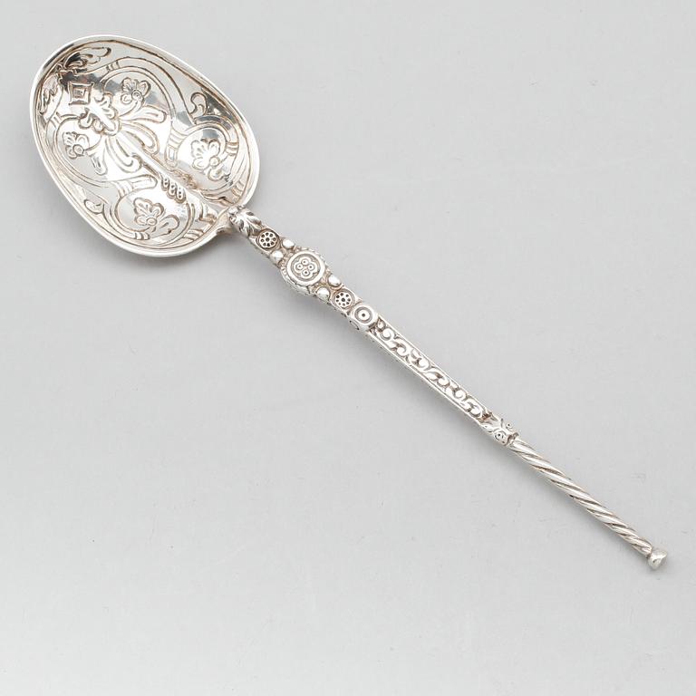 SKED, silver, Elkington & Co, London 1902. Vikt ca 43 gram.