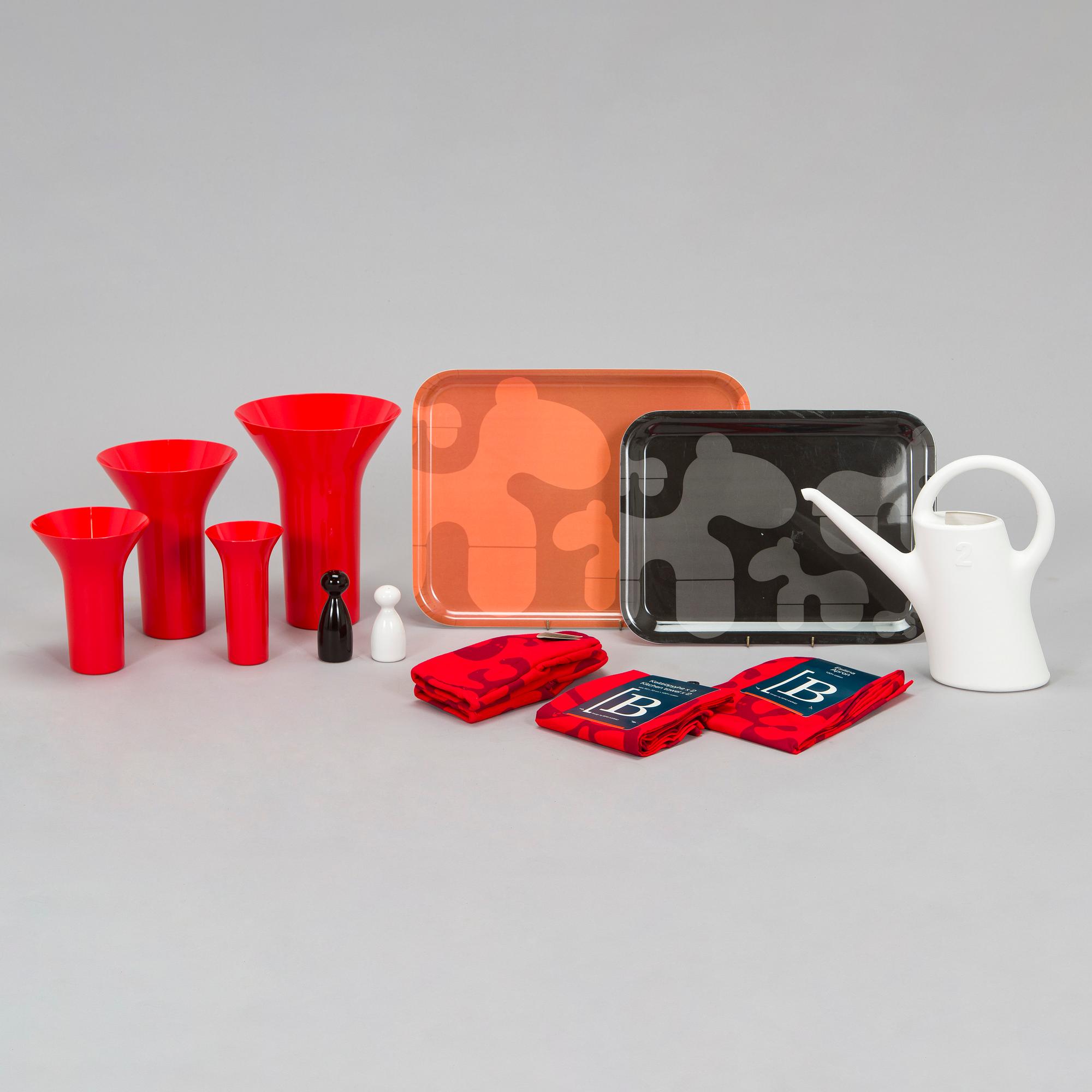 Eero Aarnio, erä kodintuotteita, 13 kpl, eri valmistajia.