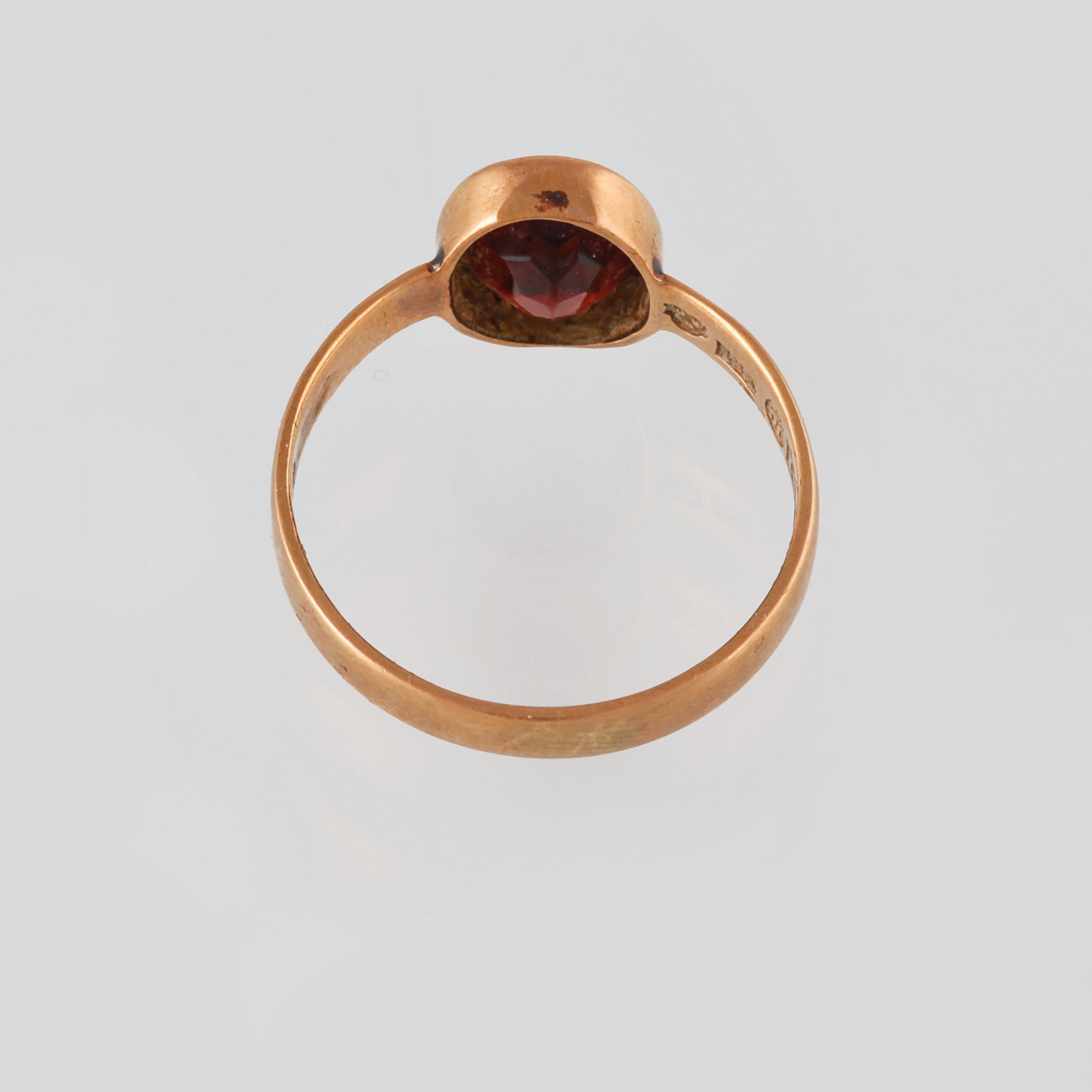 RING, 18K guld med fasettslipad granat,  Åsele, 1887. Vikt 2,7 gram.