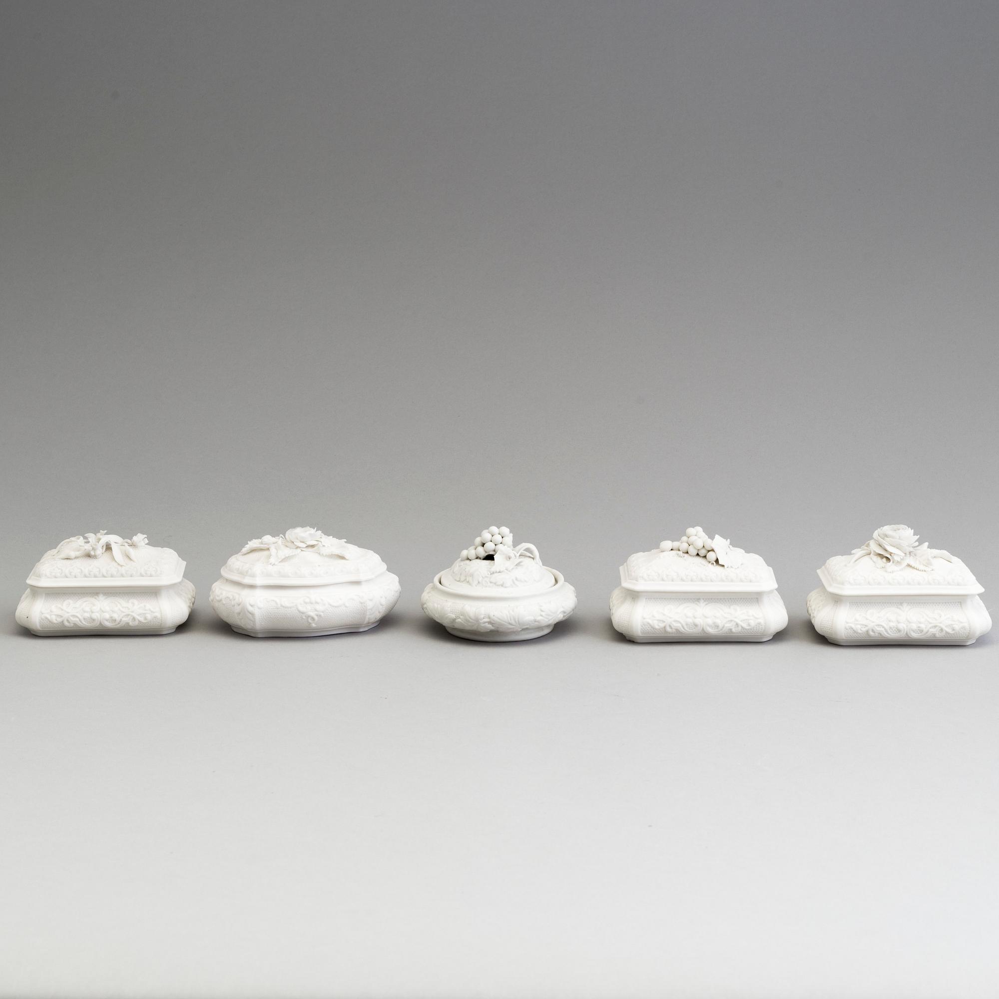 FIVE PARIAN TOILETTE BOXES, Gustafsberg ca 1900.