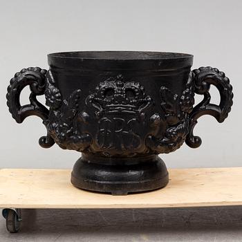 A Swedish cast iron garden urn, probably 19th century.