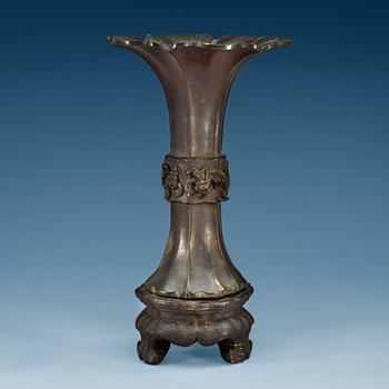 A bronze vase, Qing dynasty (1644-1912).