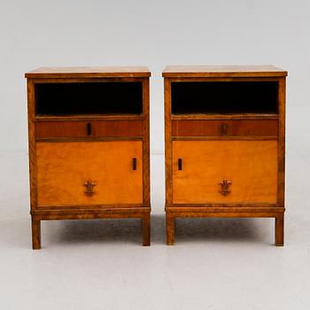SÄNGBORD, 1 par, 1900-talets första hälft.