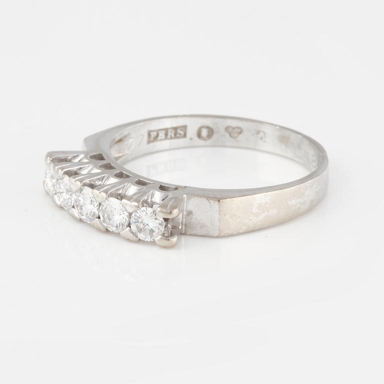 RING, med 5 briljantslipade diamanter, 0.50 ct.