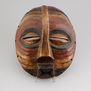 MASK, snidat trä, möjligen Baluba, Kongo, Afrika.