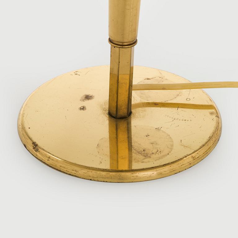 Paavo Tynell, bordslampa, modell 5061, Idman 1900-talets mitt.