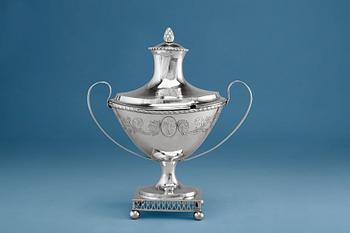 455. A SUGAR BOWL, Johan Zettersten Lovisa 1805. Height 25 cm, weight 477 g.