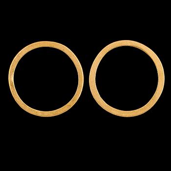 RINGAR, 2 st, 23K guld, svenska stämplar, 1925. Total vikt ca 8 g.