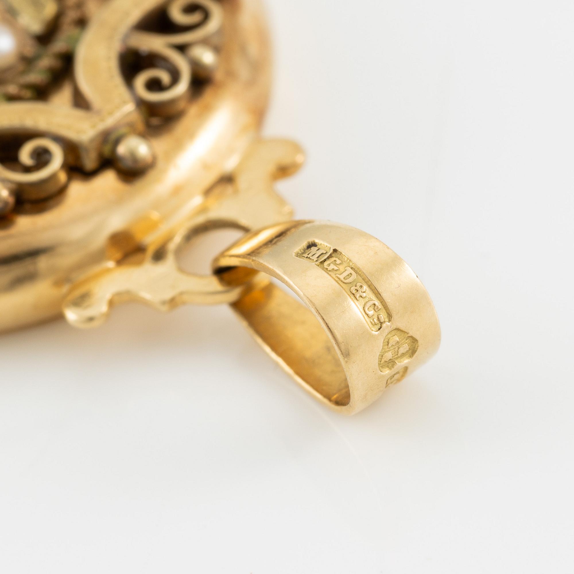 Medaljong 18K guld med pärlor.