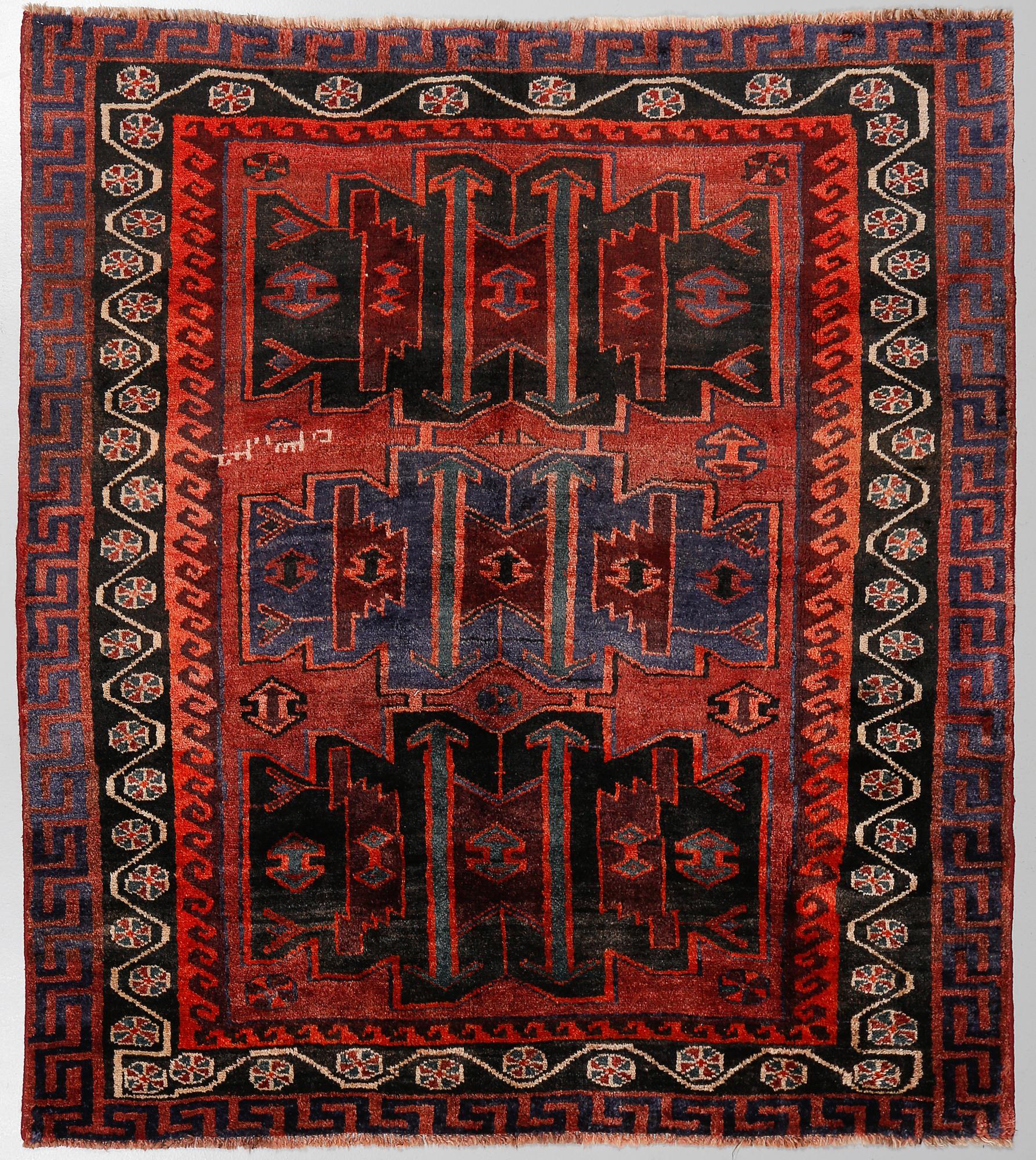 MATTA, orientalisk, bär inskription, ca 190 x 160 cm.