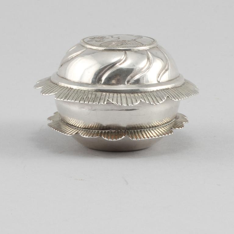 KYRKDOSA, silver, Sven Nordström, Marstrand, 1848, vikt 34 g.