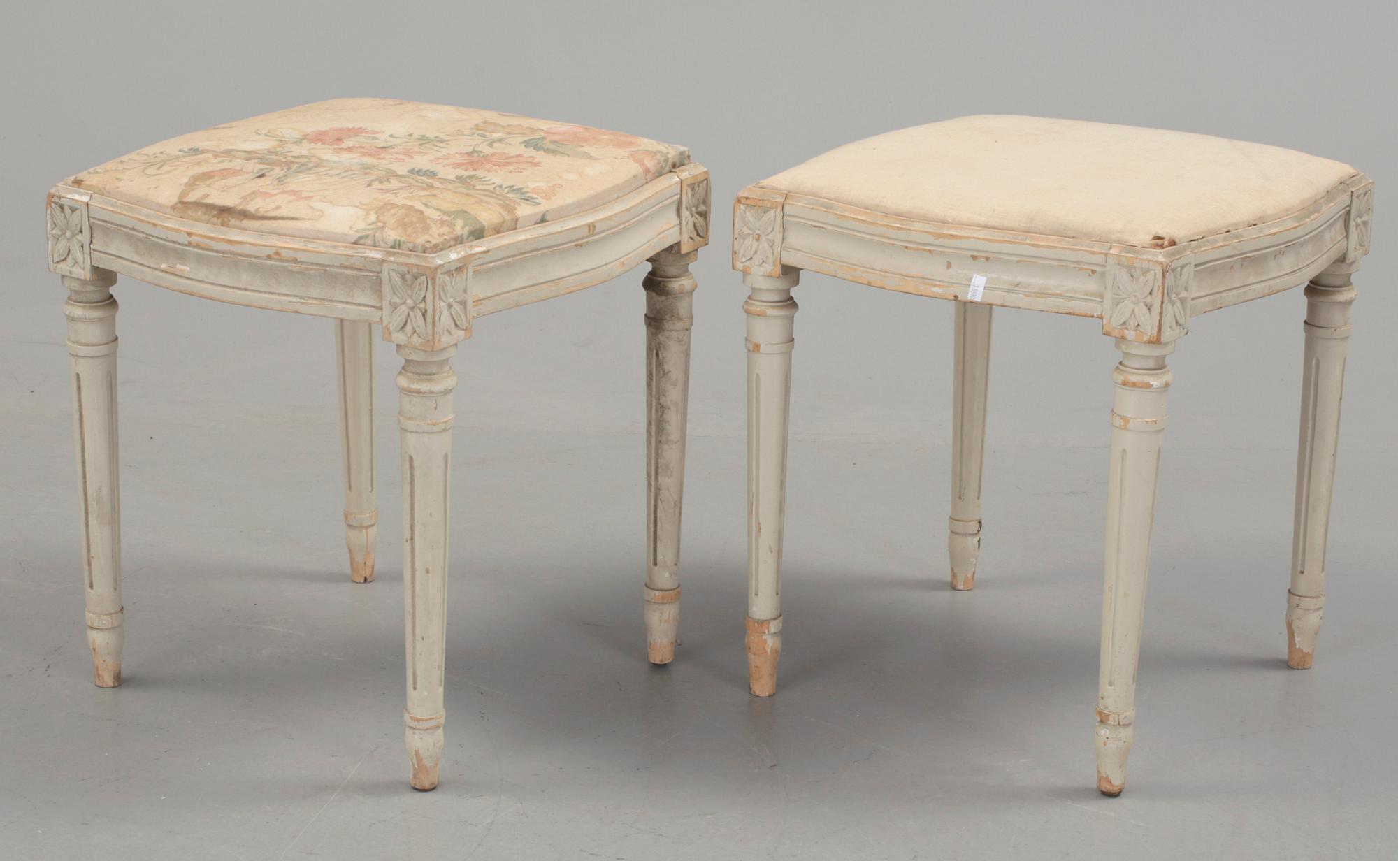 TABURETTER, ett par gustaviansk stil, 1900-talets första hälft.