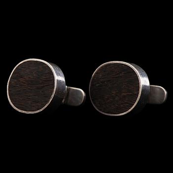 Bertel Gardberg, A PAIR OF CUFFLINKS, wood, silver. Helsinki 1958.