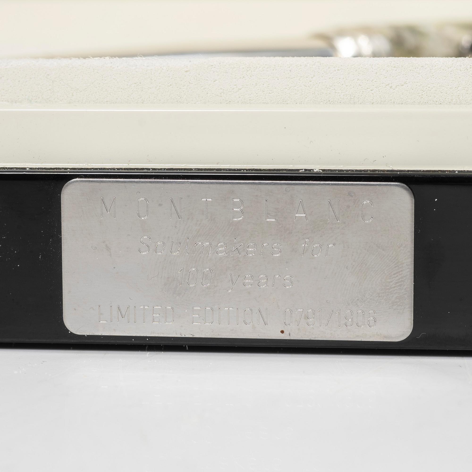 A Montblanc fountain pen, limited edition 'Soulmakers for 100 years', 'Starwalker'.