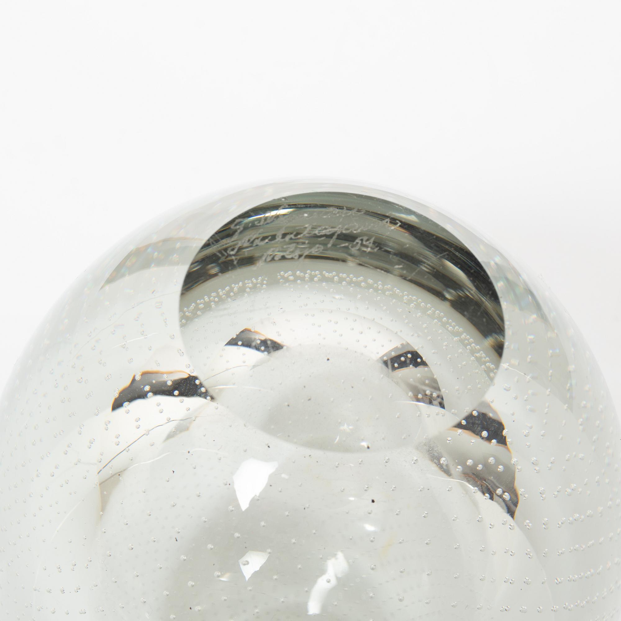 Gunnel Nyman, a vase, Nuutajärvi Notsjö, Finland, 1954.