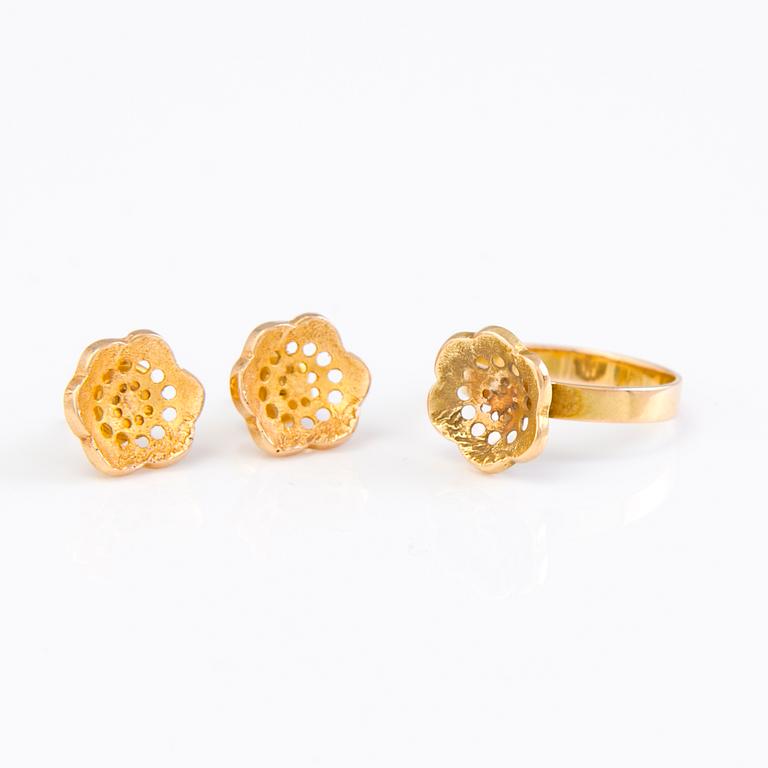 LIISA VITALI, Lemmenkukka Ring and Earrings, 14k gold, Kultakeskus Oy, 1977.