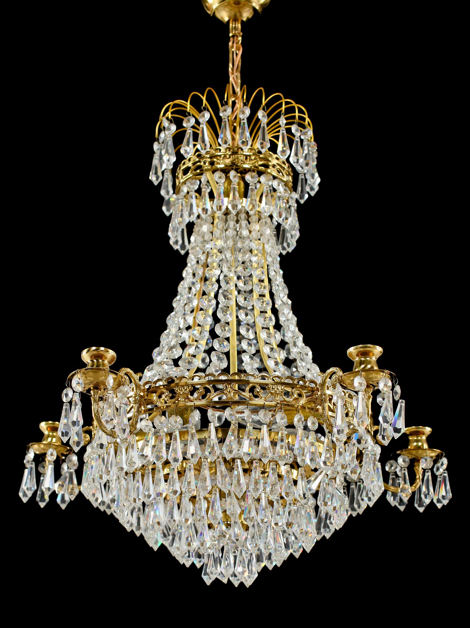 LJUSKRONA, gustaviansk stil, 1900-talets andra hälft. Höjd ca 55 cm.