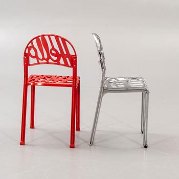 A set of two Jeremy Harvey Hello There chairs for Artifort later part of the 20th century.