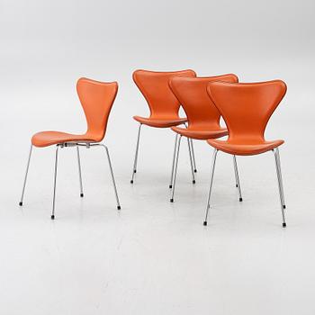 Arne Jacobsen, Set of 4 chairs, “Series 7”, Fritz Hansen, 2003.