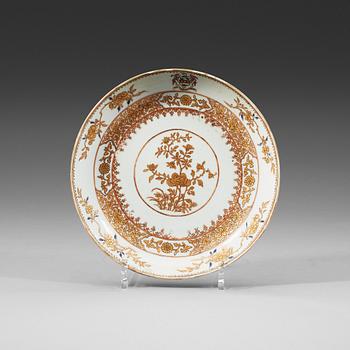 264. Six armorial rouge de fer and gold plates, Qing dynasty, Yongzheng (1723-35).