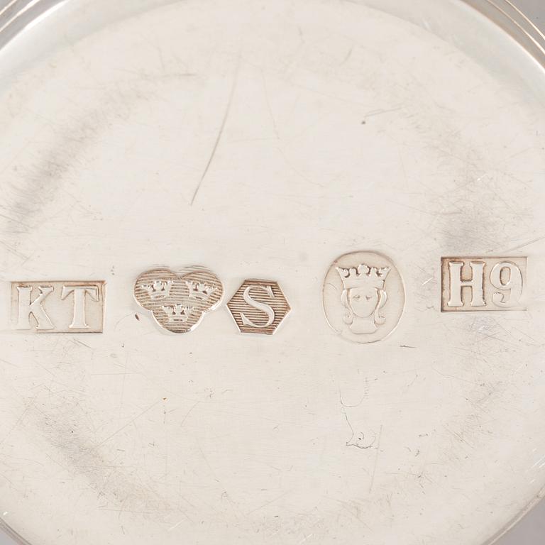 A set of sixteen Swedish silver cups, marks of K. Torndals Juvelerare AB, Stockholm 1955-1962.