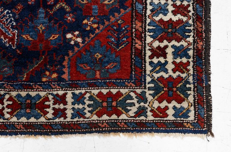 Matta, Meshed, ca 192 x 128 cm.