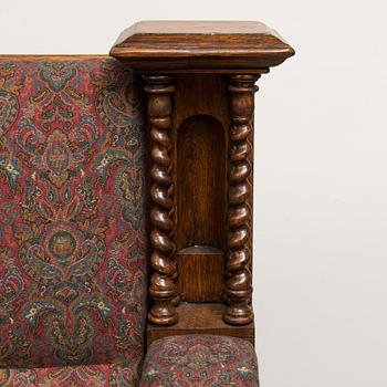 Sohva, Hotel Kämp, 1800-luvun loppu. Pituus 315 cm.