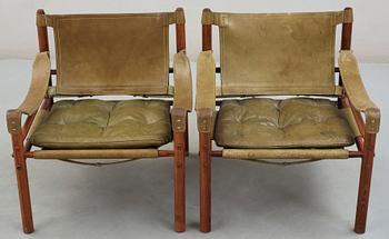 KARMSTOLAR, ett par, "Sirocco", Arne Norell, formgiven 1964.