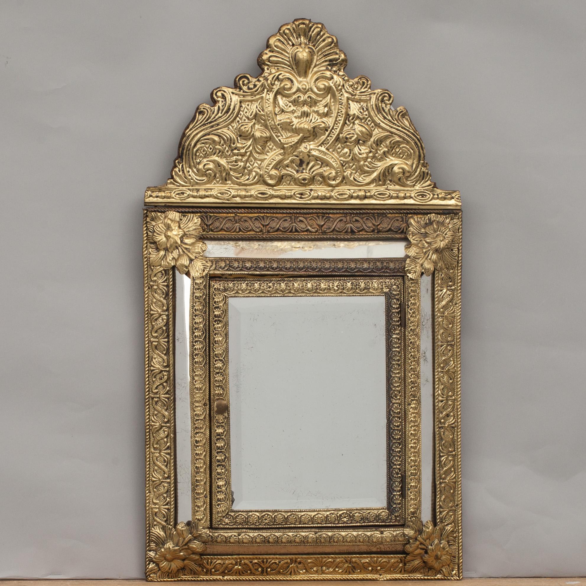 SPEGEL/SKÅP, barockstil. 1900-tal.