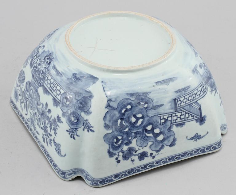 SKÅL, porslin, Kina, Jiaqing, 1796-1820.