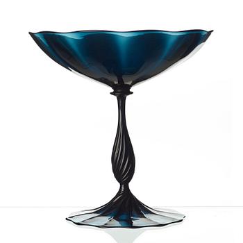 Simon Gate, a 'Slottsglas' glass footed bowl, Orrefors 1923.