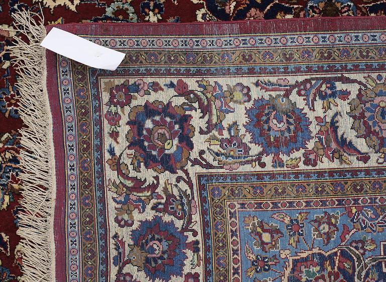 SEMI-ANTIQUE SILK KASHAN. 208,5 x 136 cm.