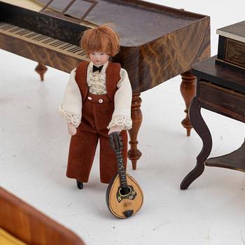 Dollhouse furniture, 16 pieces, including Walterhasen, Germany, and Alexis Westerdahl, Stockholm, 19th/20th century.