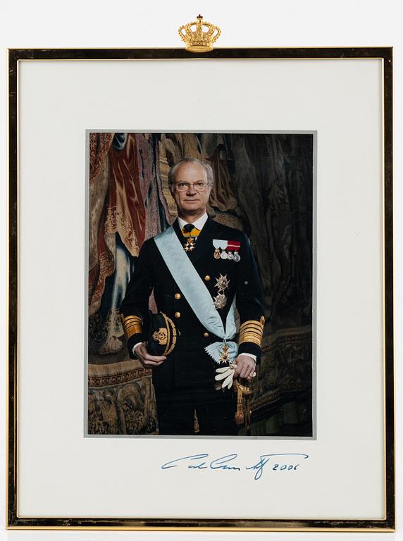 A signed Royal Photograph, Carl XVI Gustaf 2006.