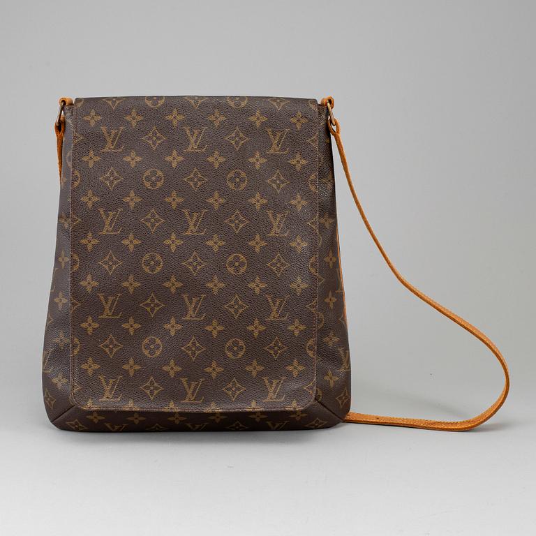 LOUIS VUITTON, a monogram canvas 'Musette' bag.