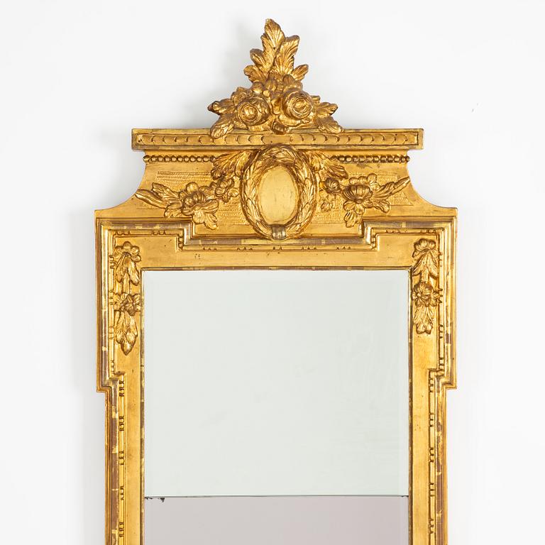 Spegel, av Niclas Meunier (mästare i Stockholm 1754-97, kunglig hovspegelmakare 1769), Gustaviansk.