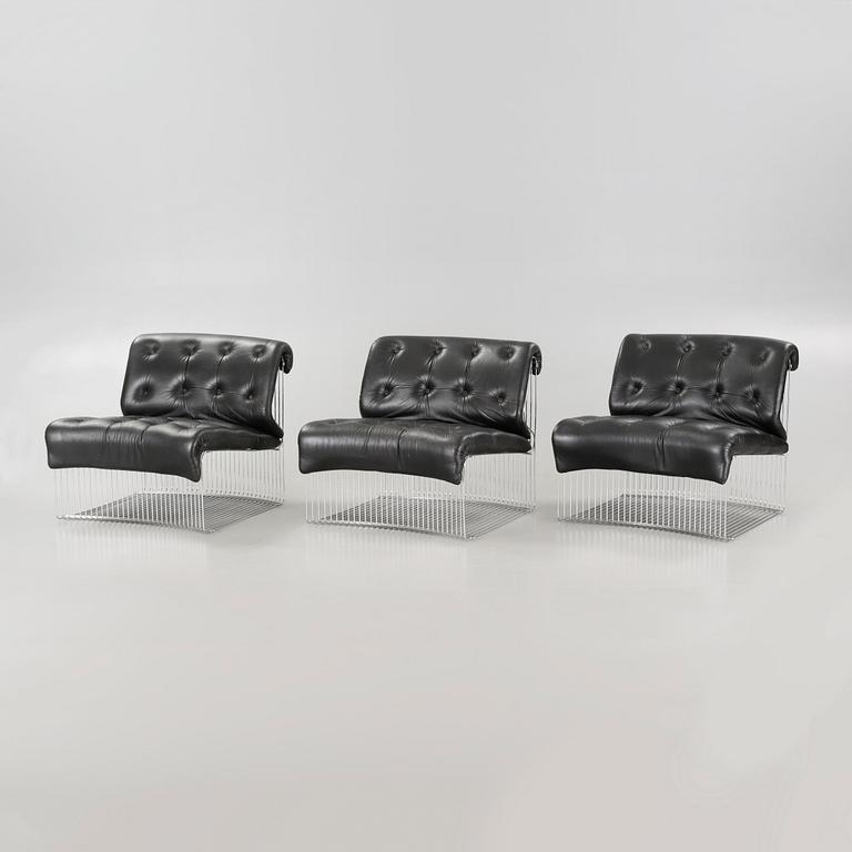 three "Pantonova Chairs".