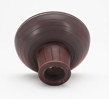 A Wilhelm Kåge 'Farsta' stoneware footed bowl, Gustavsberg studio 1960.