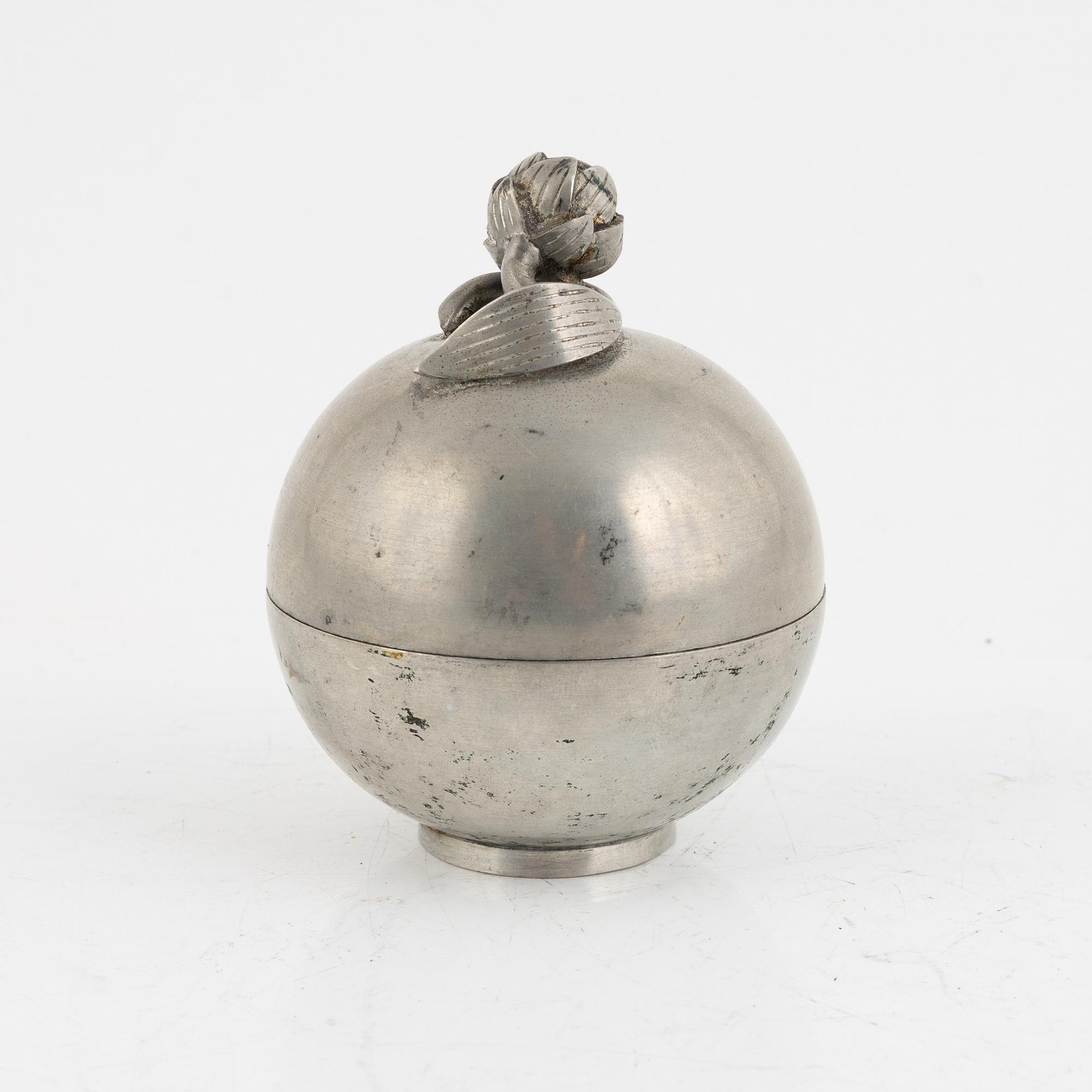 Firma Svenskt Tenn, bonbonjär, modell "999", Stockholm 1929.