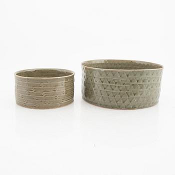 Signe Persson-Melin,  set of two signed and dated stoneware bowls -96 and -00.