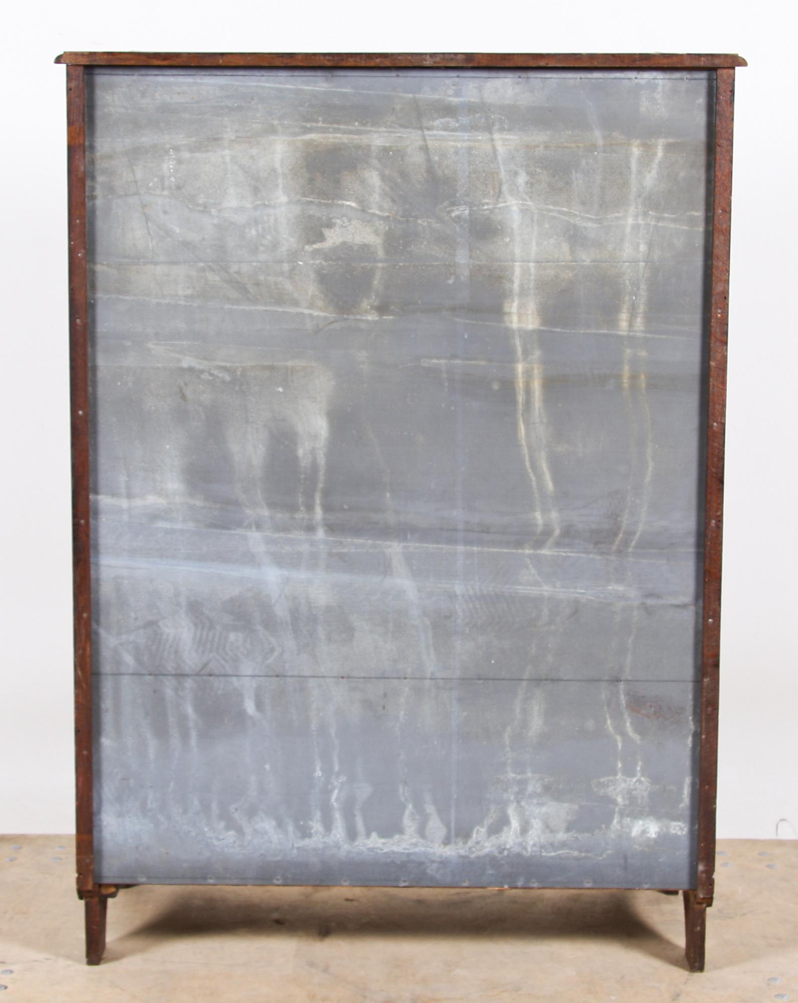 VITRINSKÅP, tidigt 1900-tal.